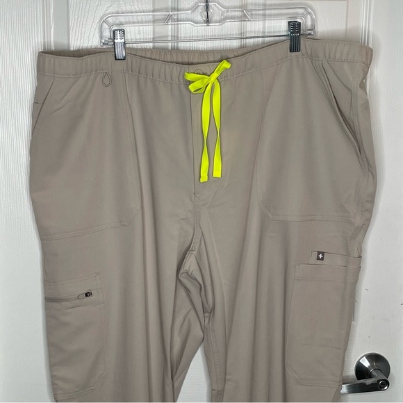 Figs Cairo Cargo Scrub Pants in Slate Gray with Neon Yellow Drawstring 4XLT - Picture 4 of 12